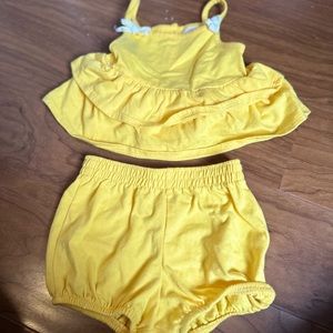 Baby girl shorts set